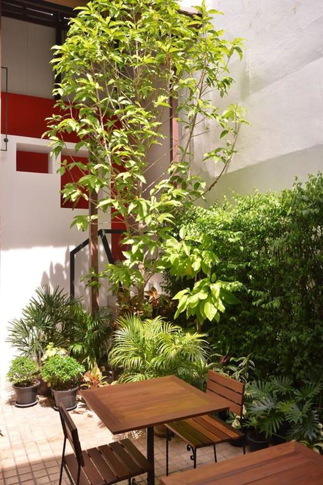 Neighbor Phuthon Bed & Breakfast Bangkok Exterior foto